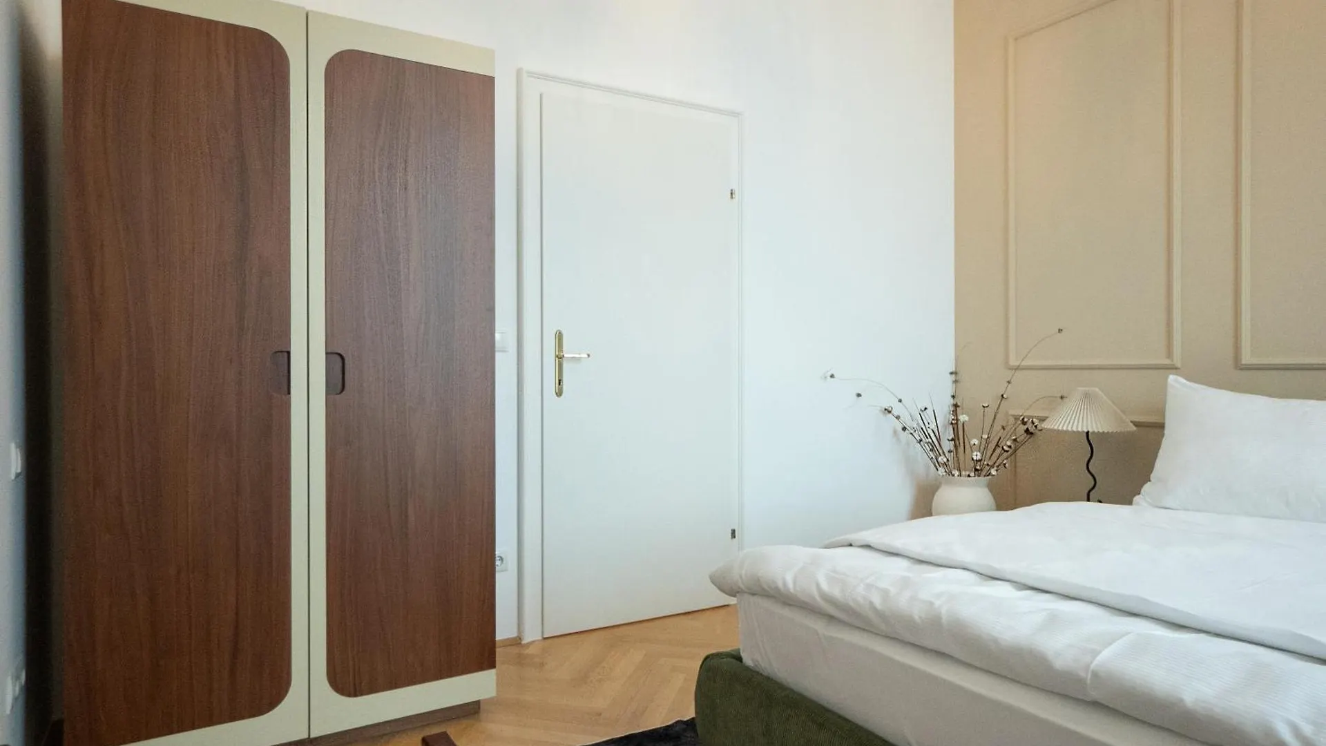 Chic 180M 3Br Apt Near Parliament, Self Check-In Wiedeń Apartament