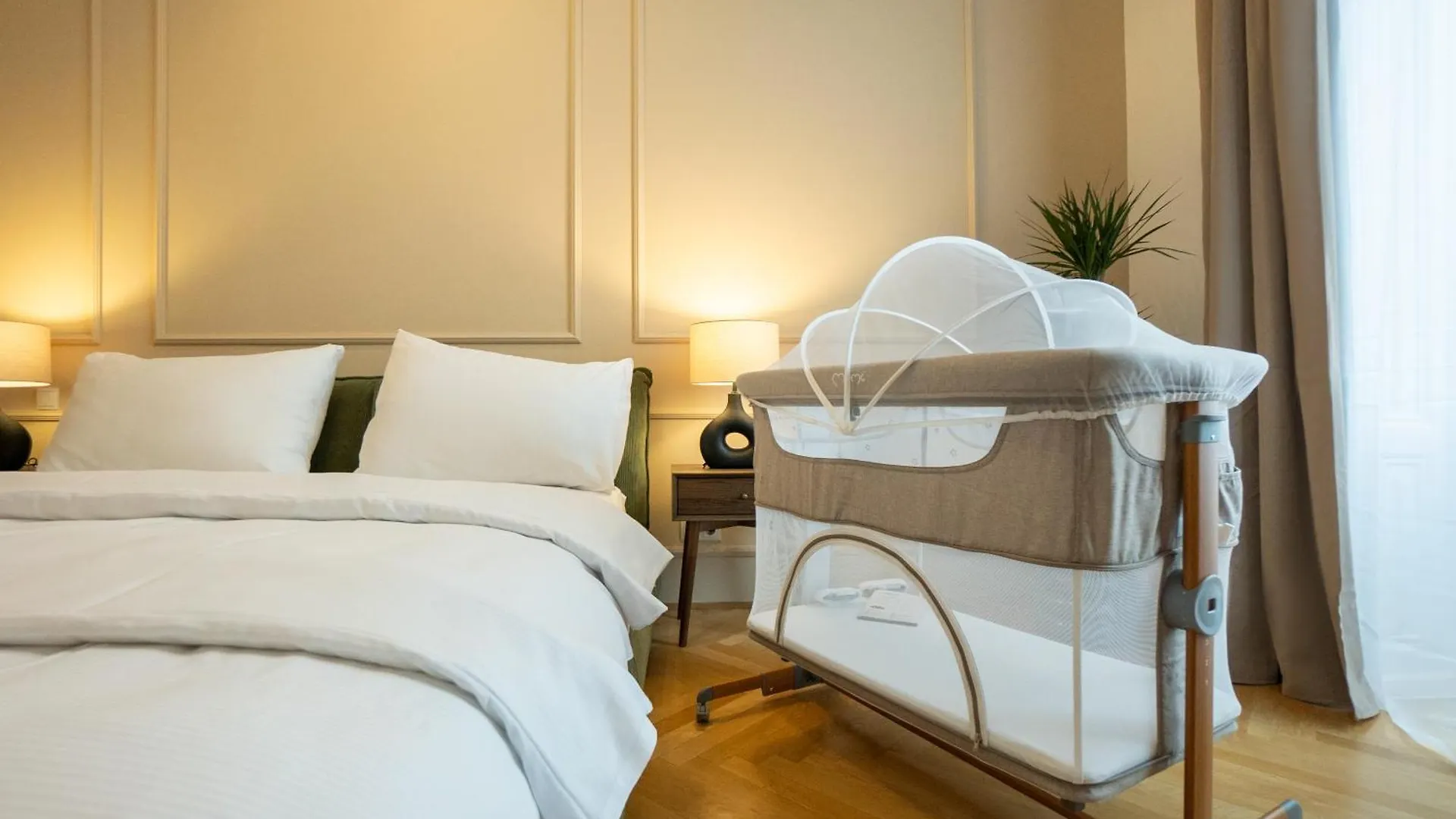 Chic 180M 3Br Apt Near Parliament, Self Check-In Wiedeń 0*,