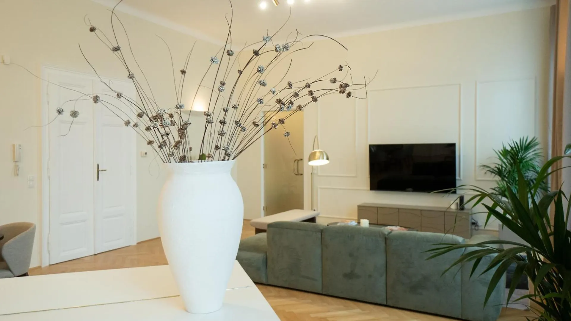 Apartament Chic 180M 3Br Apt Near Parliament, Self Check-In Wiedeń Austria