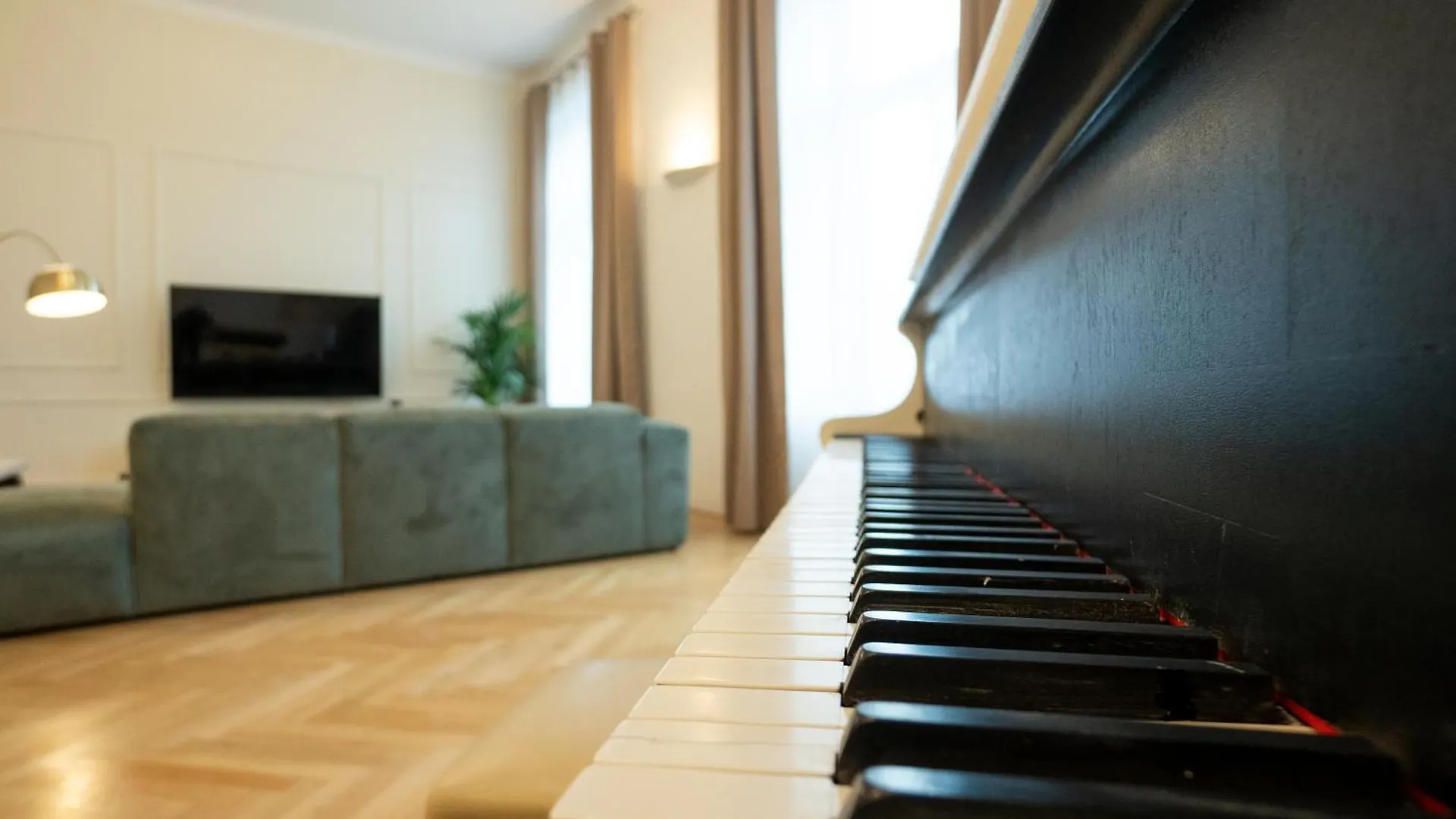Chic 180M 3Br Apt Near Parliament, Self Check-In Vienna Austria
