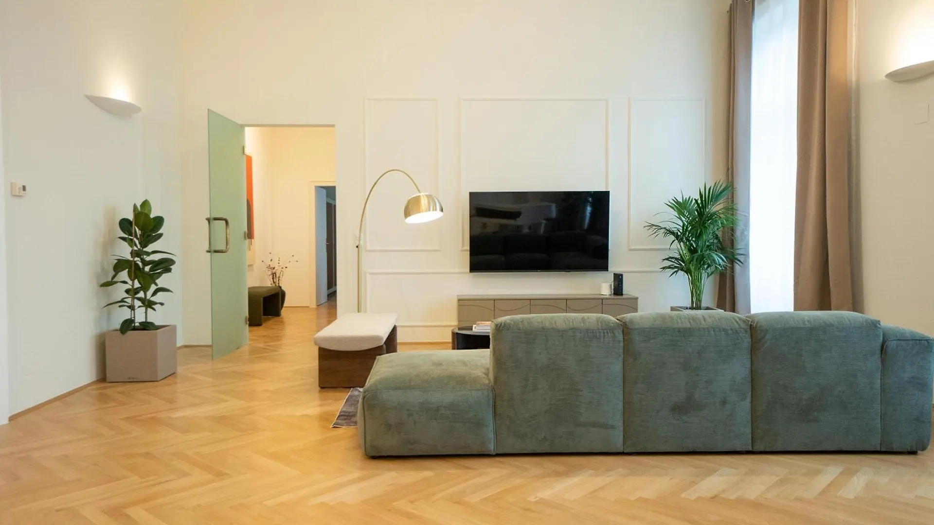 Apartment Chic 180M 3Br Apt Near Parliament, Self Check-In Vienna Austria