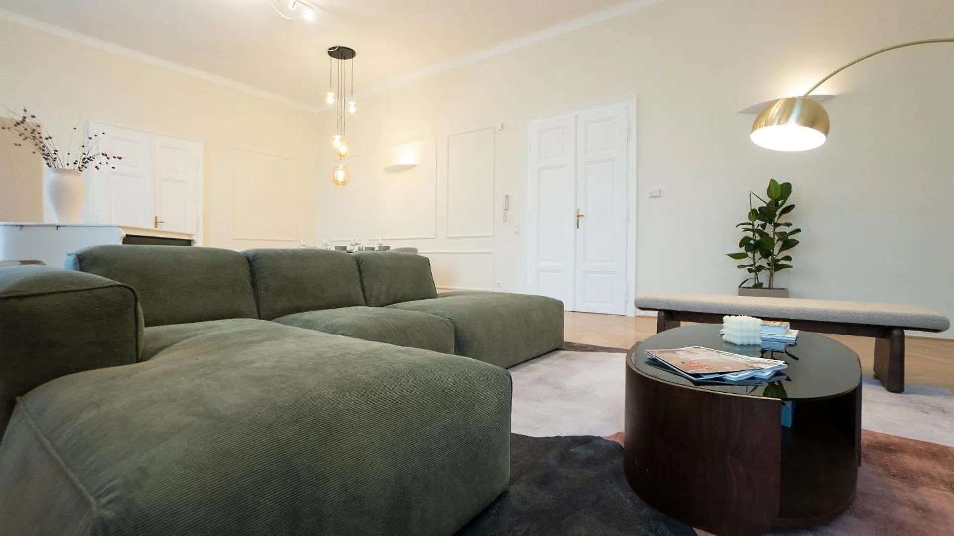 Chic 180M 3Br Apt Near Parliament, Self Check-In Vienna Austria