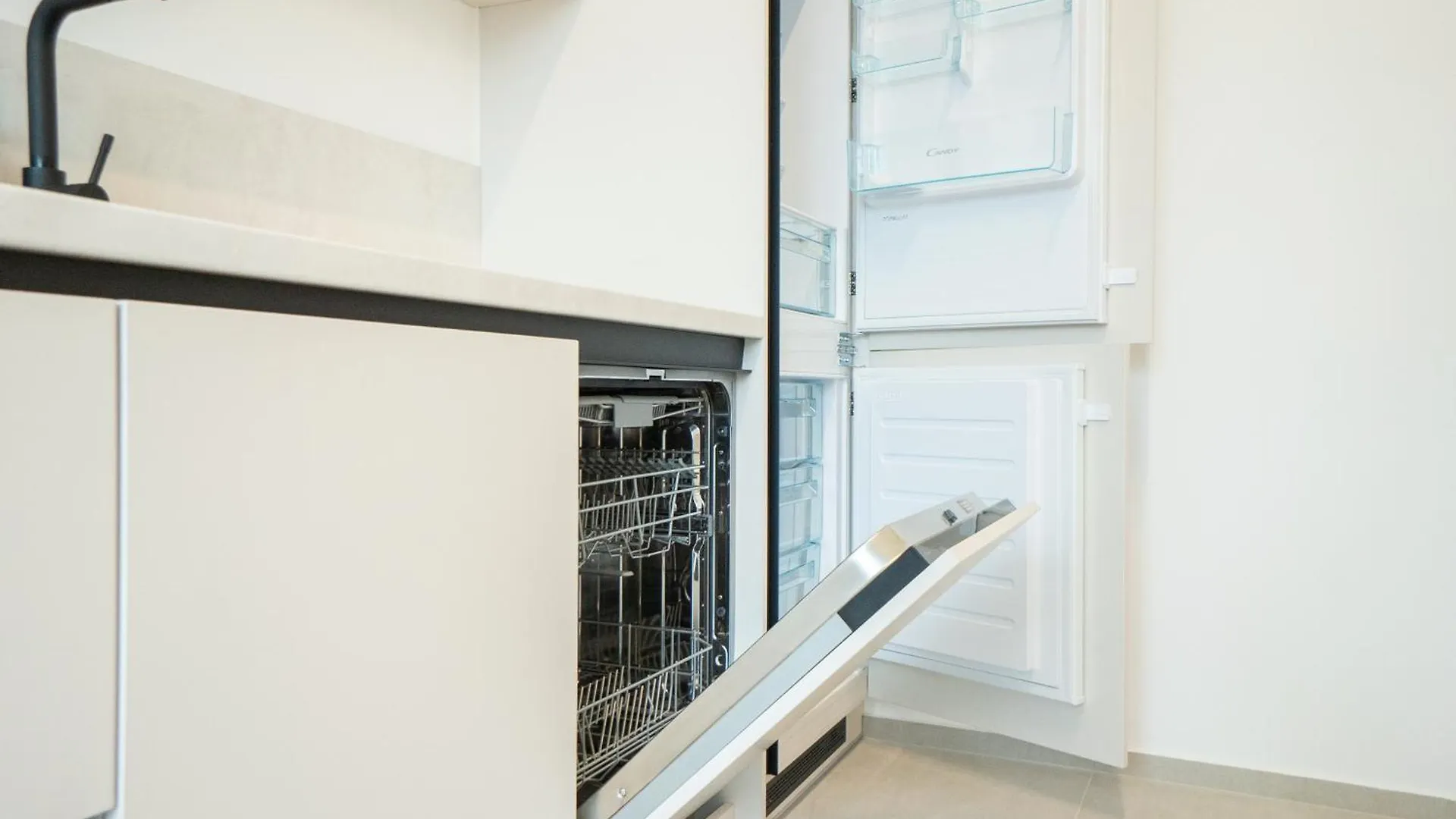 Chic 180M 3Br Apt Near Parliament, Self Check-In Vienna Apartment