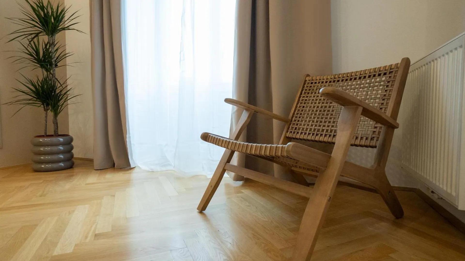Chic 180M 3Br Apt Near Parliament, Self Check-In Vienna Apartment
